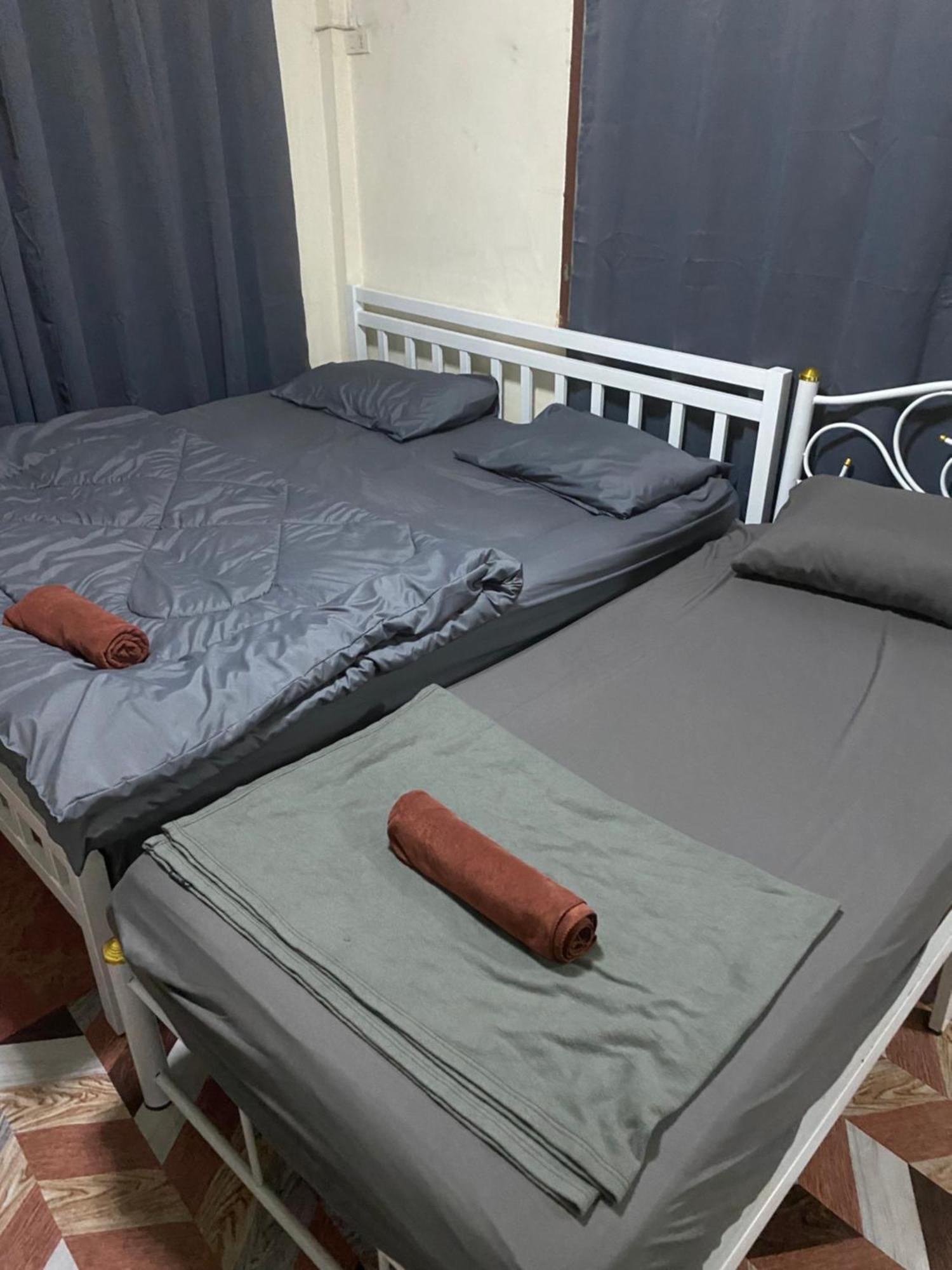 Sleep Break Hostel Sathon Bangkok Exteriör bild
